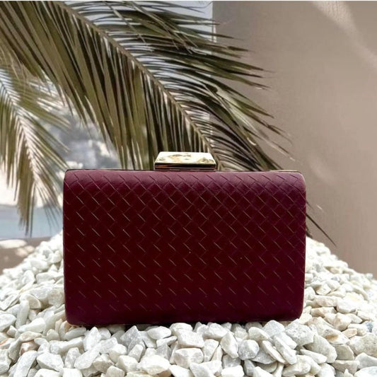 MAROON CHATAE CLUTCH