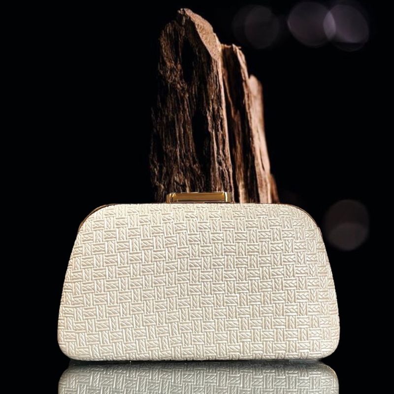 WHITE TEXTURED CLUTCH