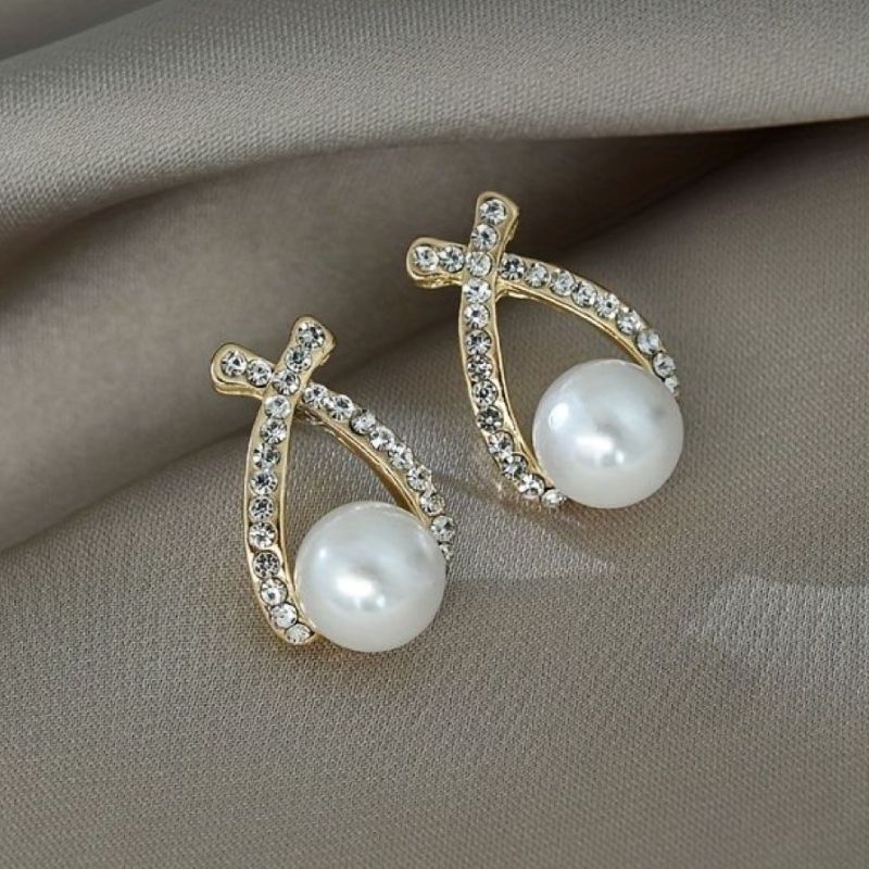 CROSS PEARL STONE STUDS