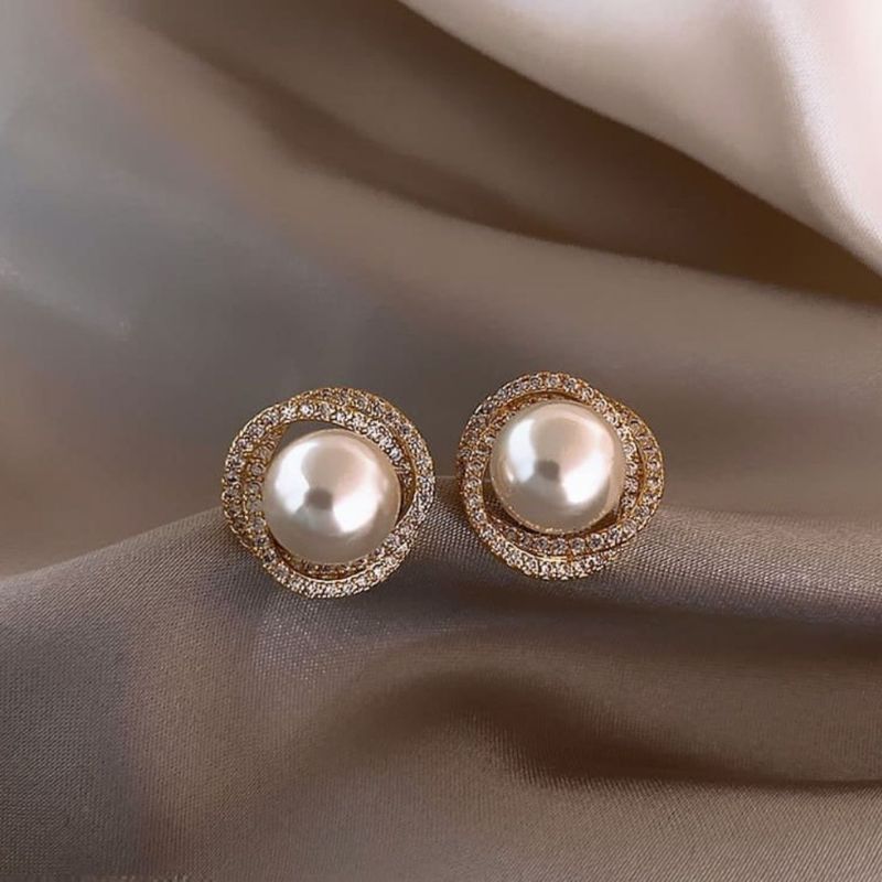 EXQUISITE FLORAL PEARL ZIRCON STUD