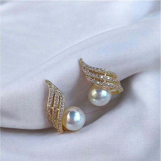 ZIRCON STUDDED PEARL STUD